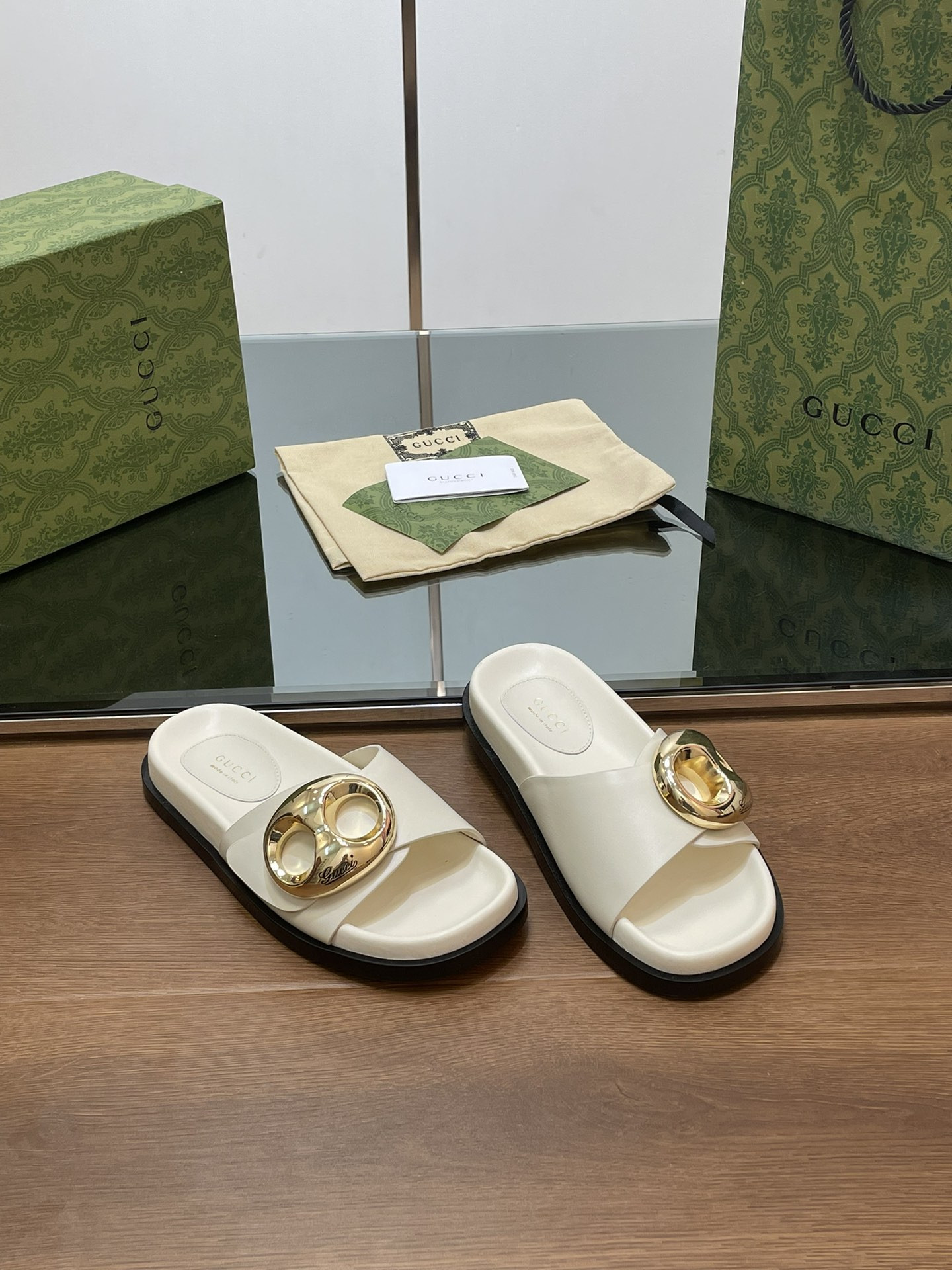 UA Gvc*1 MARINA CHAIN SLIDE SANDAL