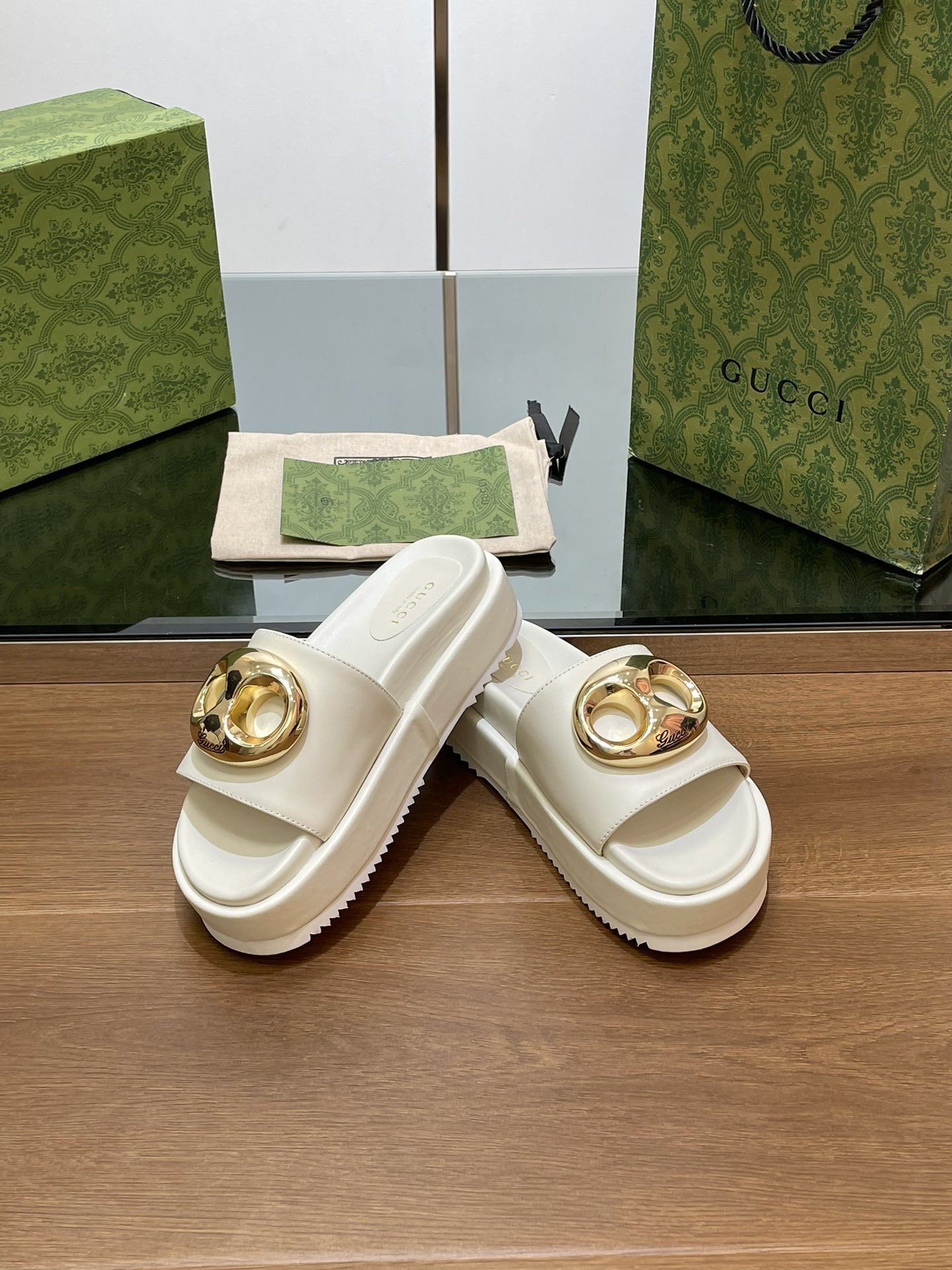 UA Gvc*1 MARINA CHAIN SLIDE