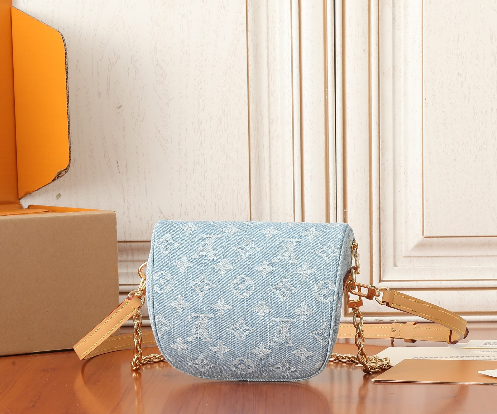 LV Mini Bumbag M83353 17x12x9.5CM