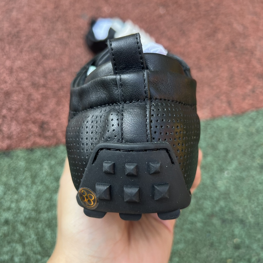 UA H**me5 In Sneaker