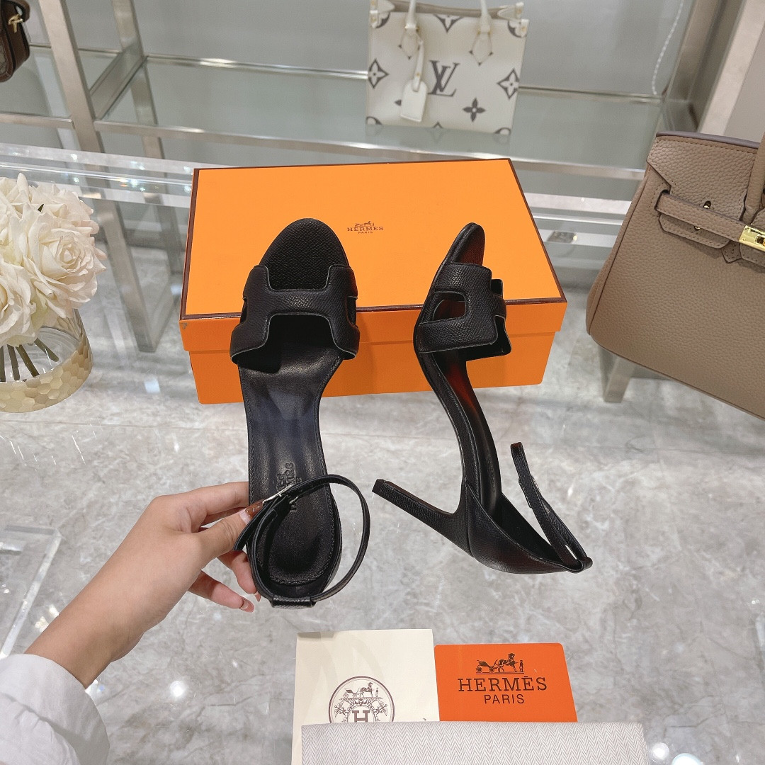 UA H**me5 Heeled Sandal