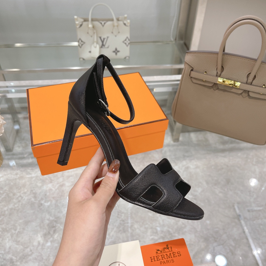 UA H**me5 Heeled Sandal