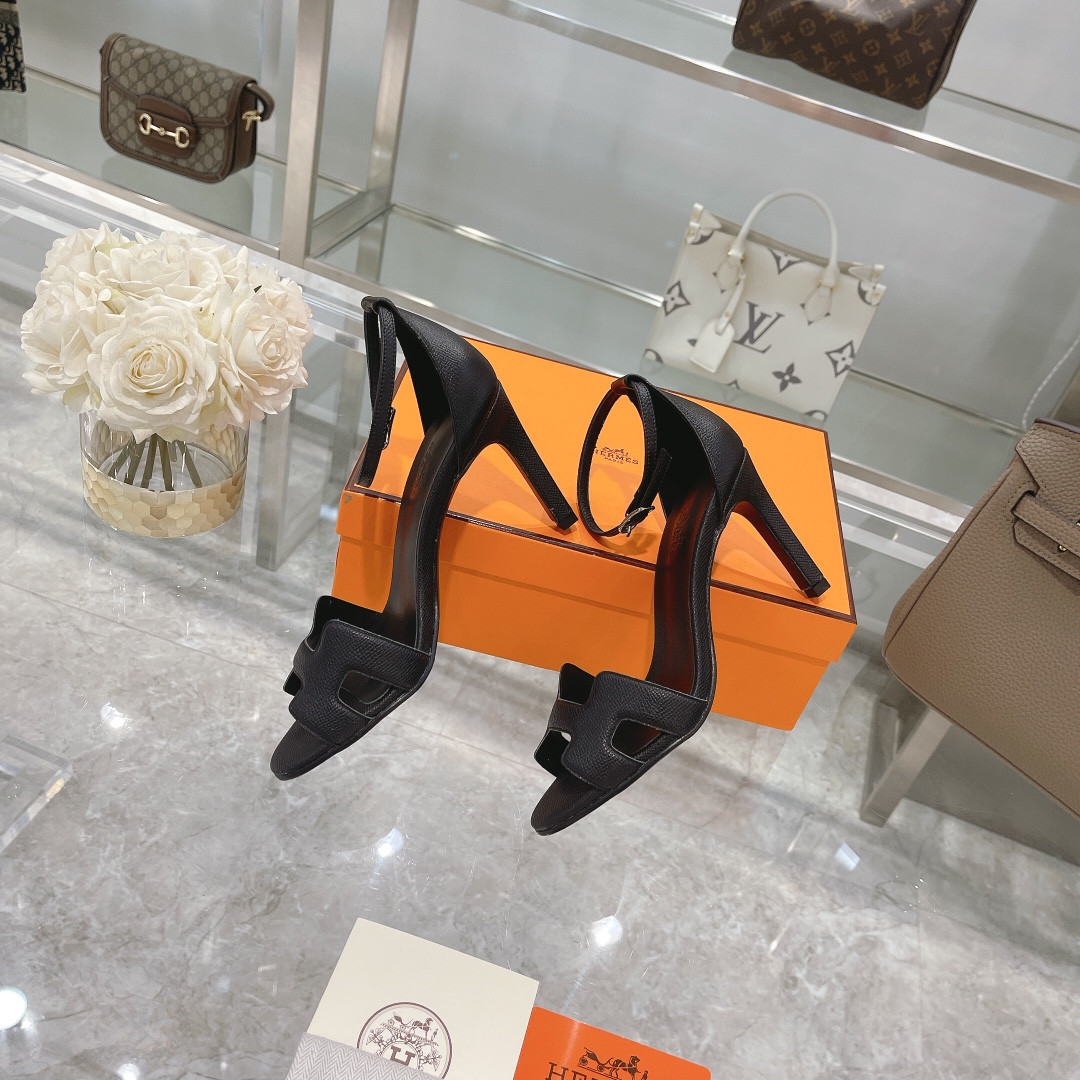 UA H**me5 Heeled Sandal