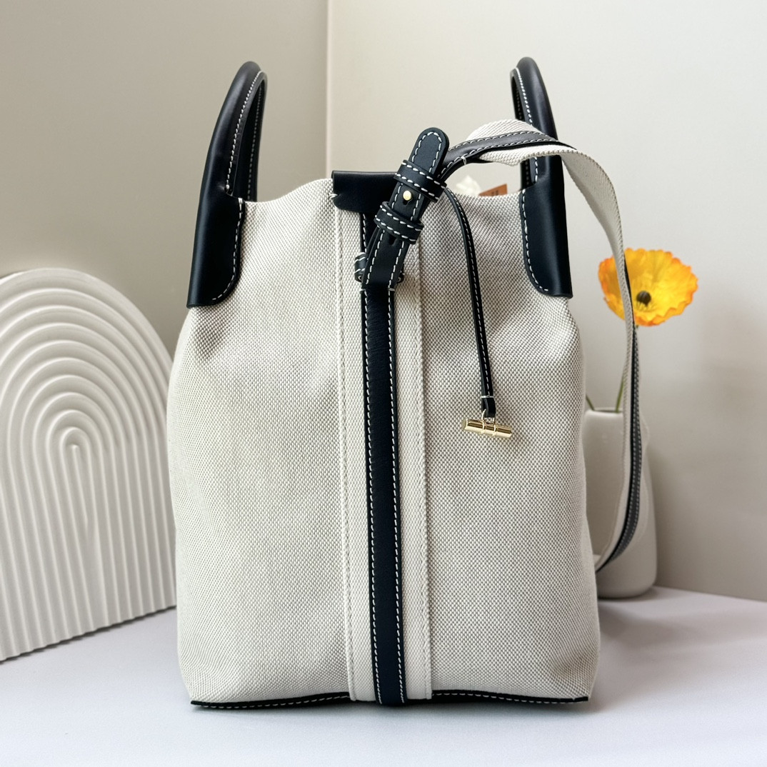 L0r0 P1ana Large Bale Bag 24 x 20 x 27 cm