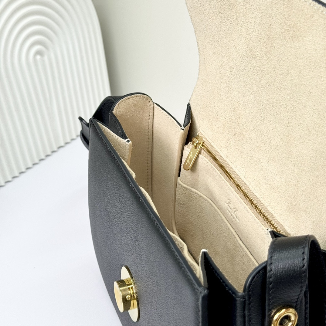 L0r0 P1ana Small Ghiera Bag 23x16x8 cm