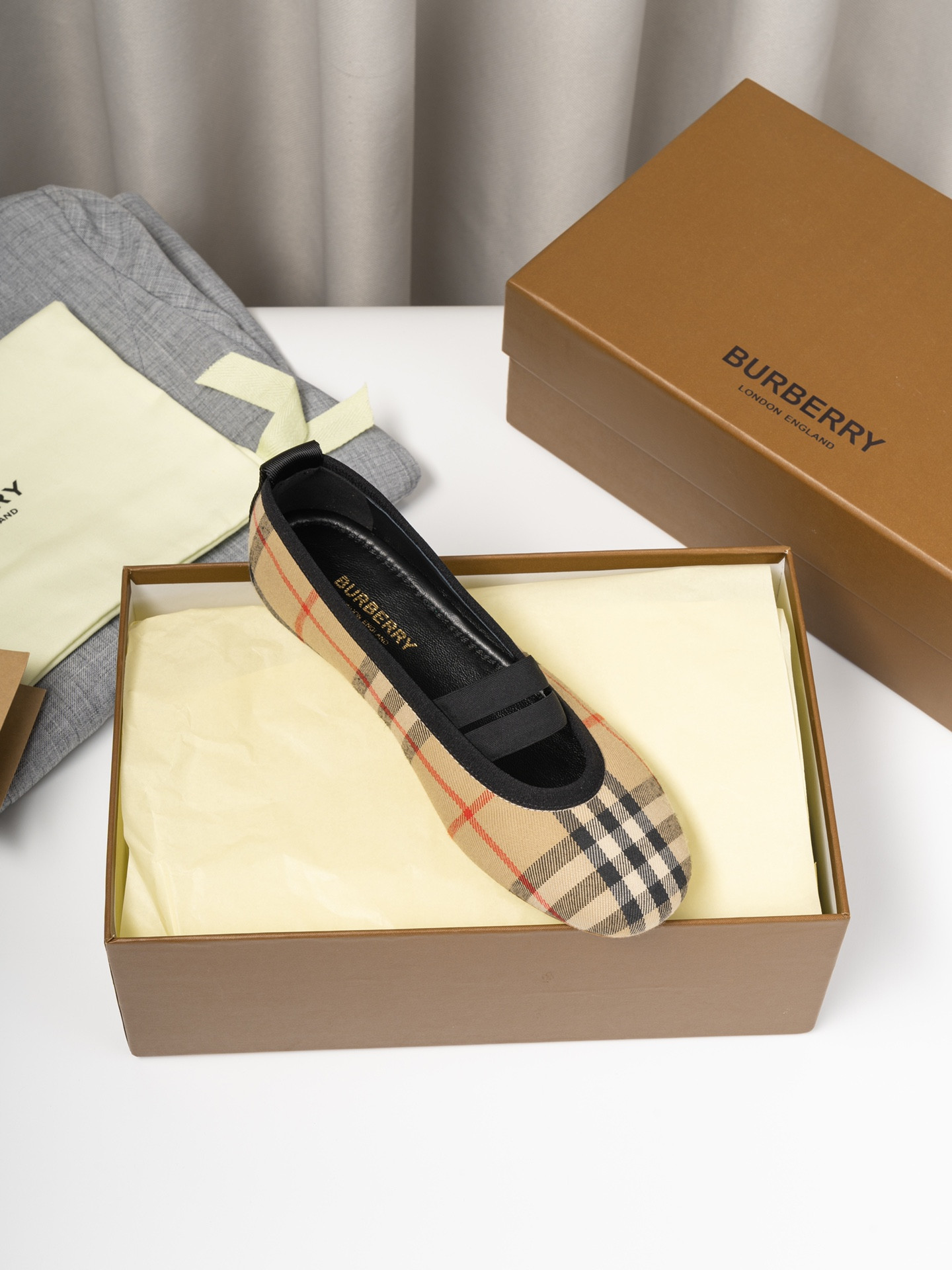 UA Bv*b*rry Check Mary Jane Flats