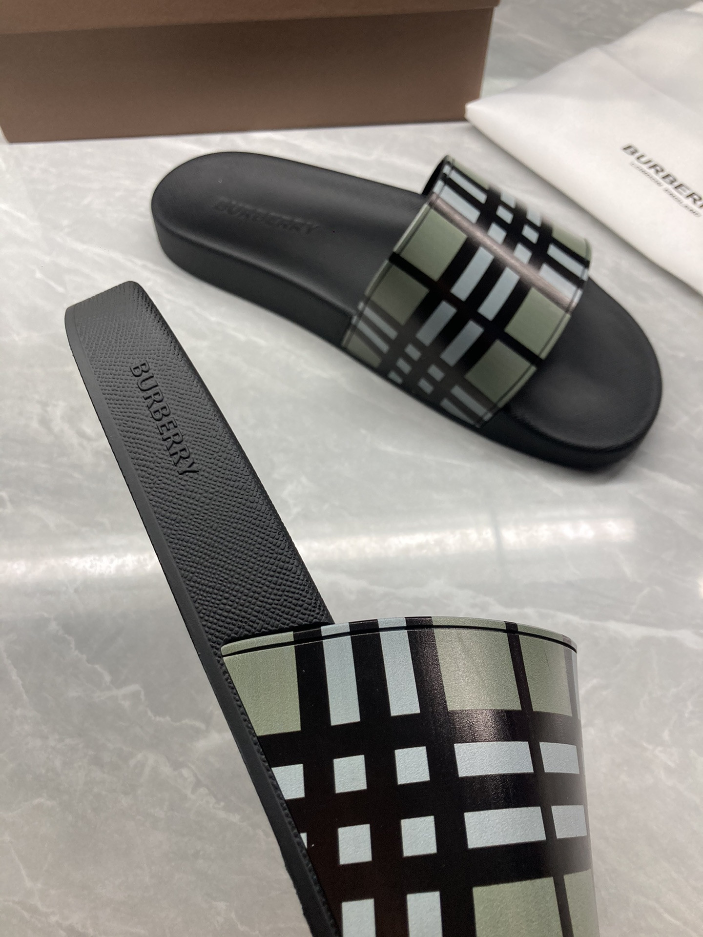 Bv*b*rry Check Slides