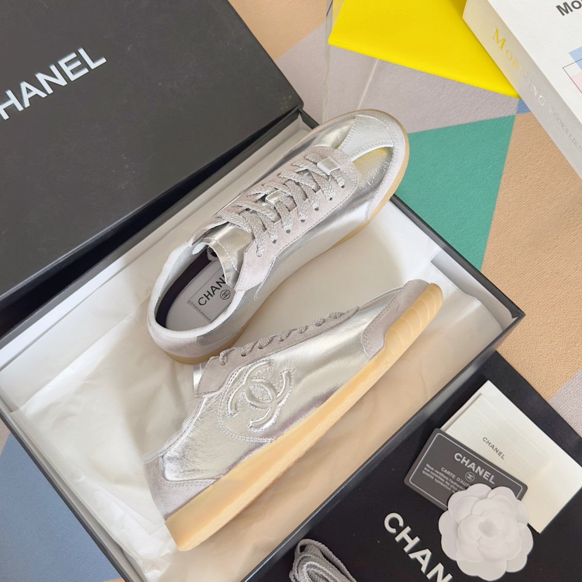 UA Ch**el SNEAKER