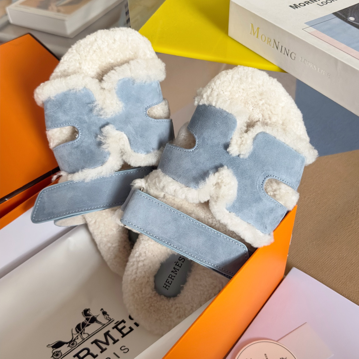 UA H**me5 Chypre sandal