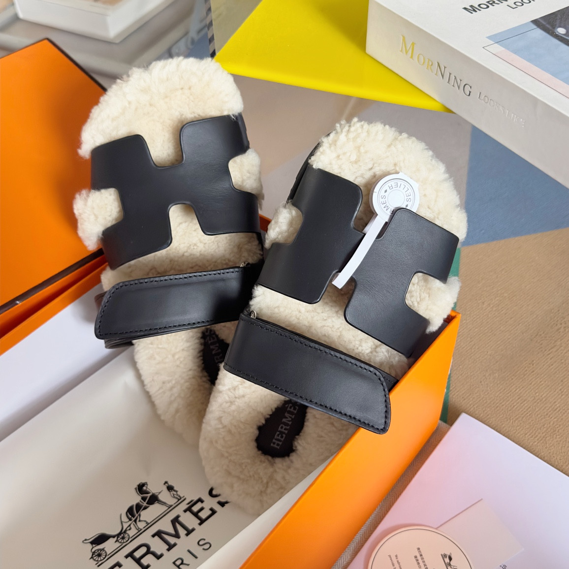 UA H**me5 Chypre sandal