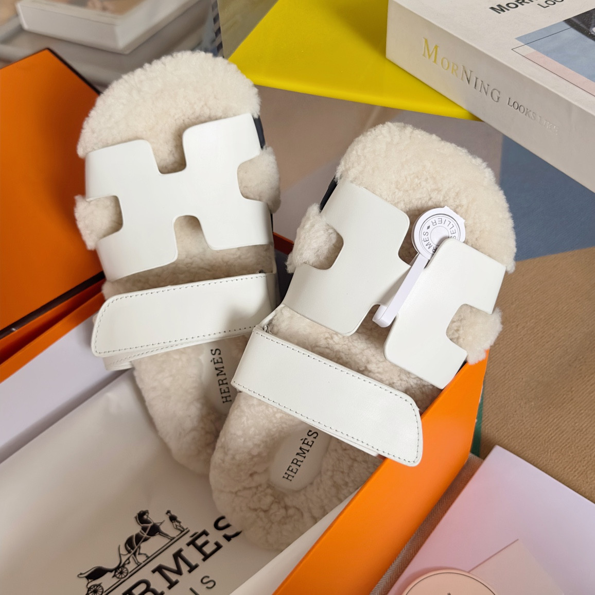 UA H**me5 Chypre sandal
