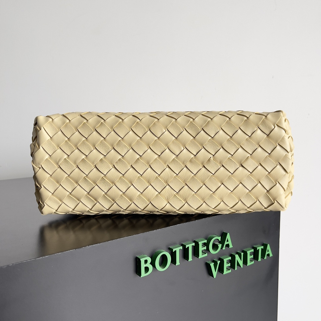 B0tt*ga Ven*ta Medium Andiamo 32x25x11CM