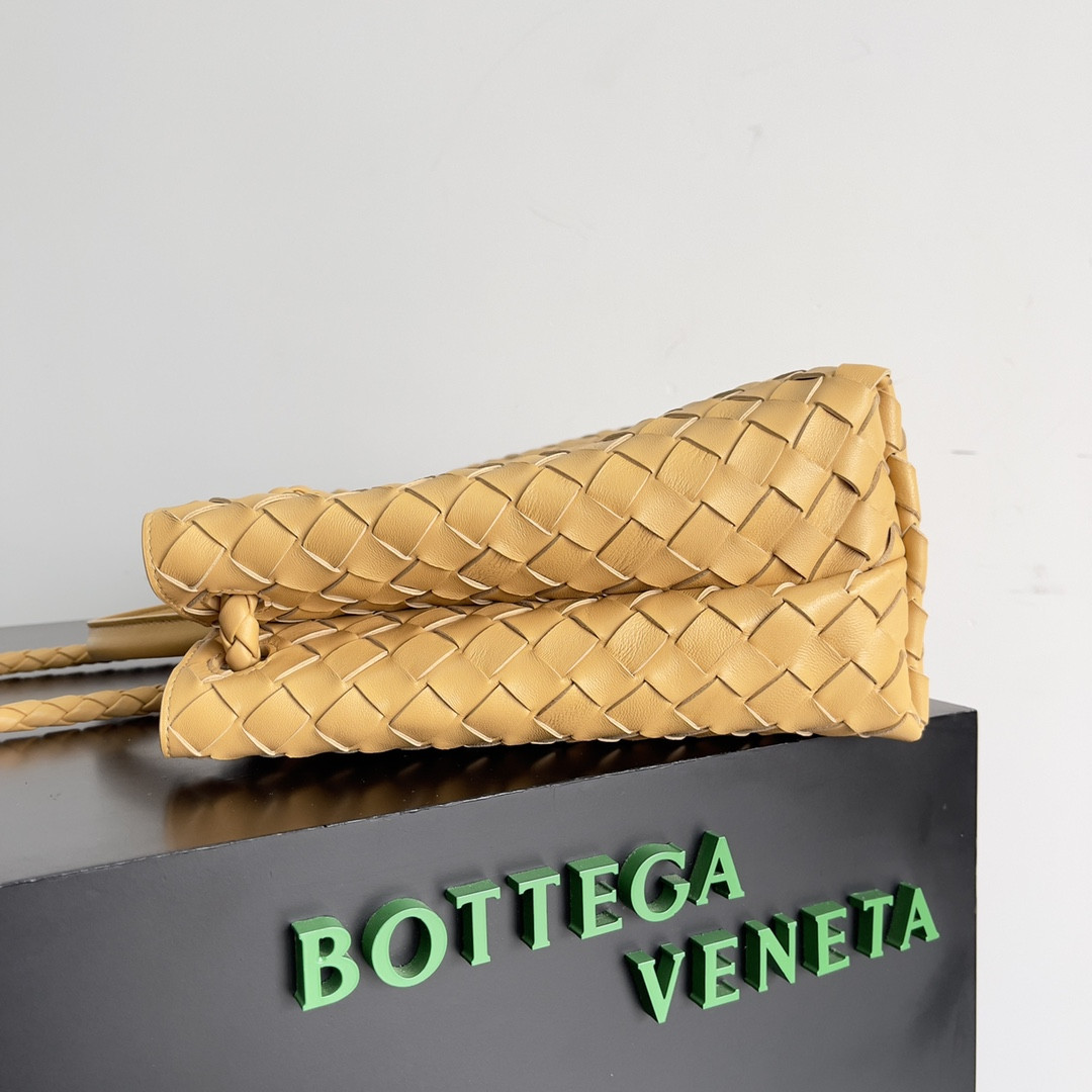 B0tt*ga Ven*ta Medium Andiamo 32x25x11CM