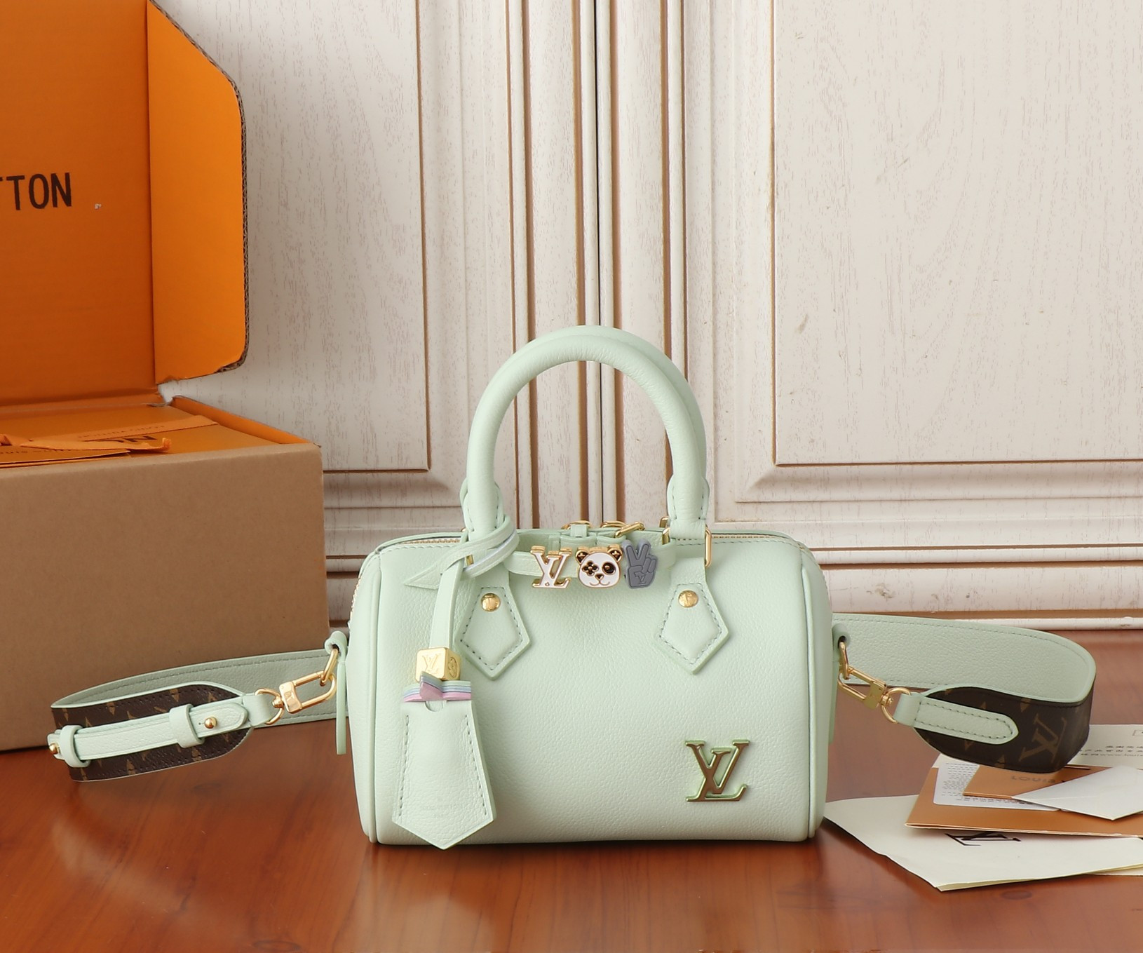 LV Speedy 18   M24605 18x12.5x11CM