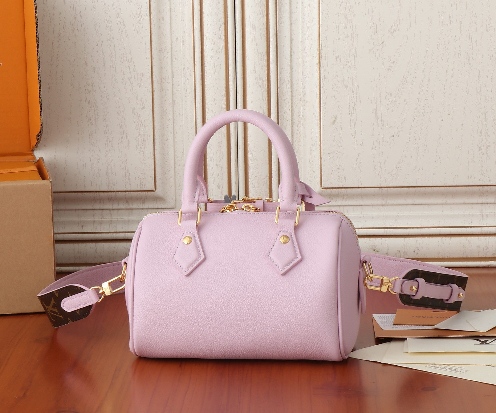 LV Speedy 18 M24598 18x12.5x11CM
