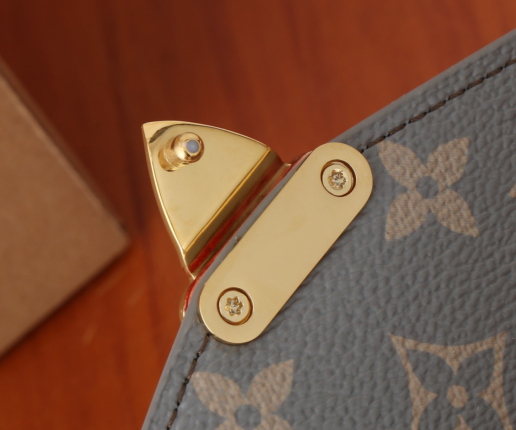 LV Pochette Métis East West M12429 21.5x13.5x6CM