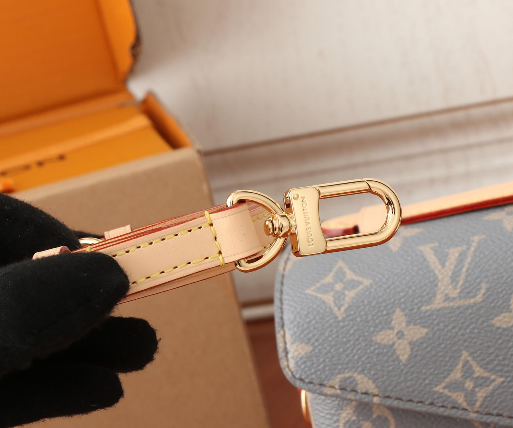 LV Pochette Métis East West M12429 21.5x13.5x6CM