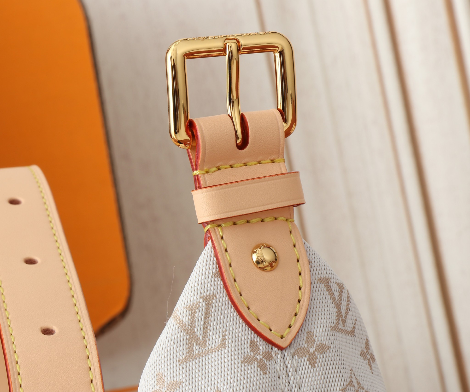 LV Hills Pochette  M12433 18.5x11x6.5CM