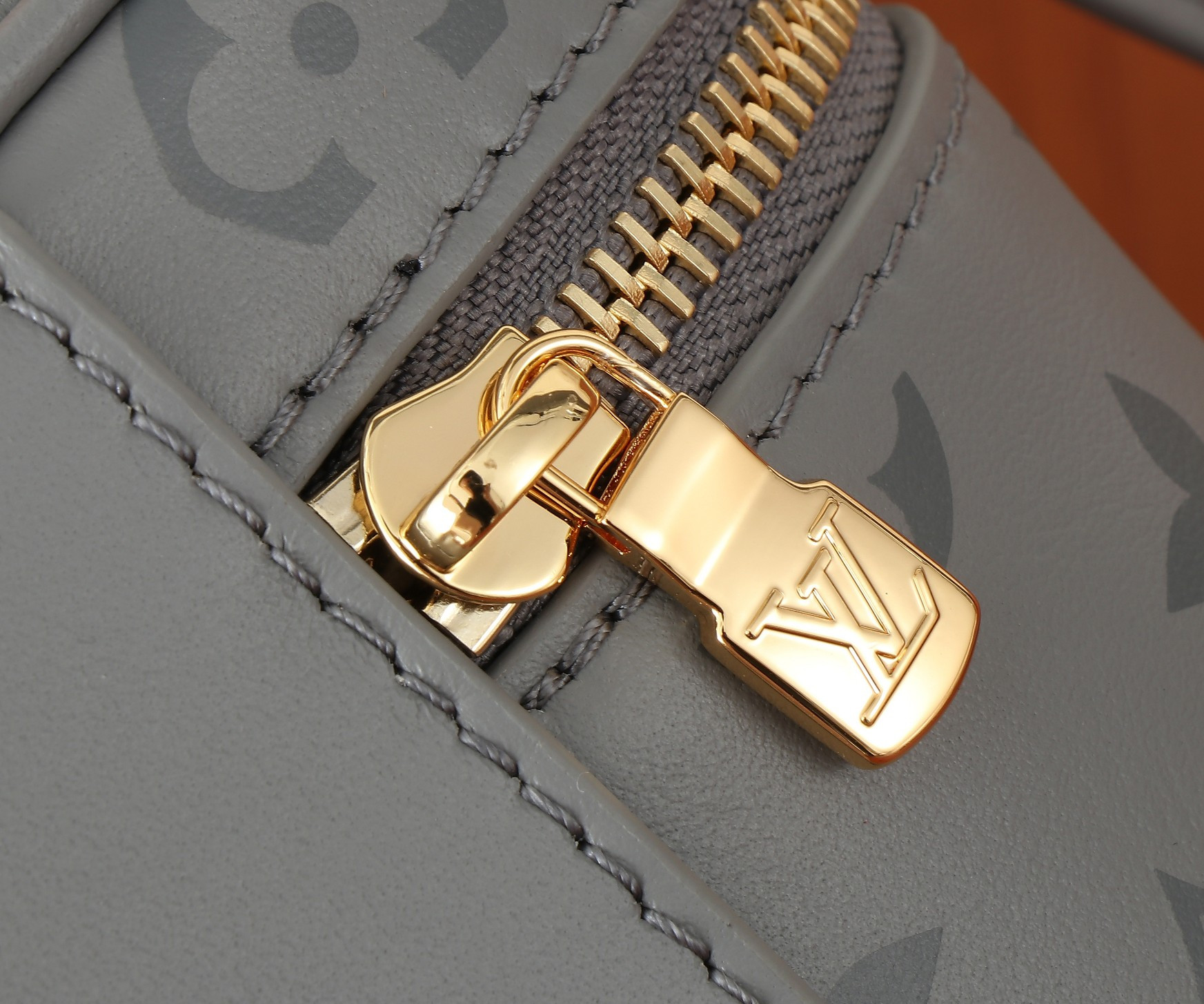 LV Vanity Chain Pouch Nice 24SS M12427 19x11.5x6.5CM
