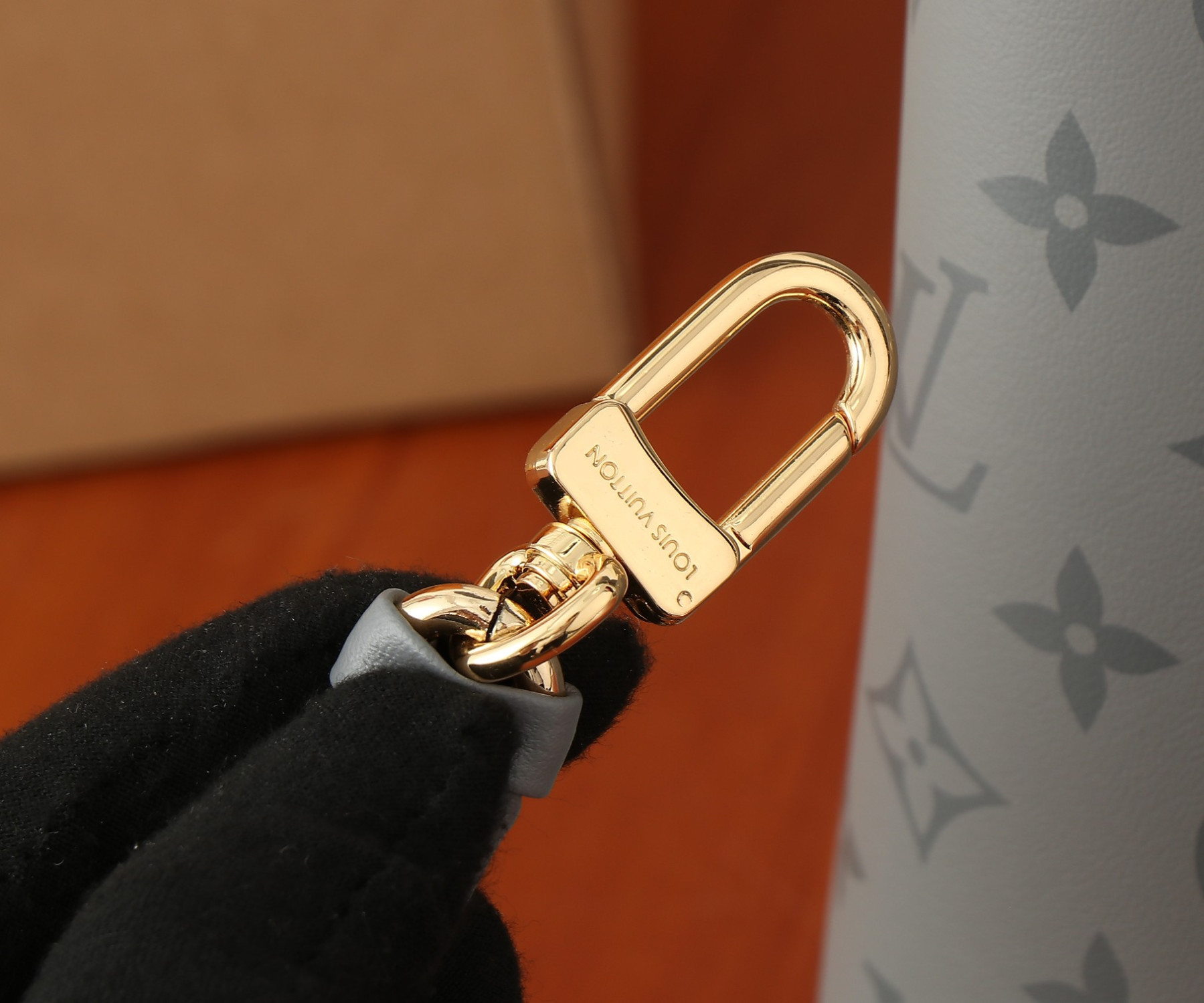 LV Néonoé BB  Monogram Ink M12749 20x20x13CM