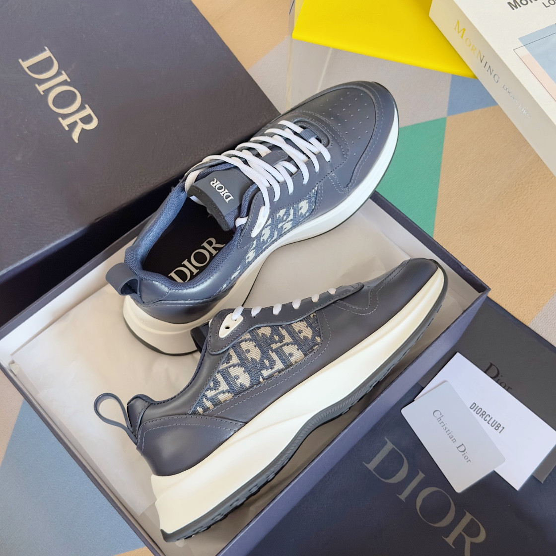 UA D10r B25 Runner Sneaker