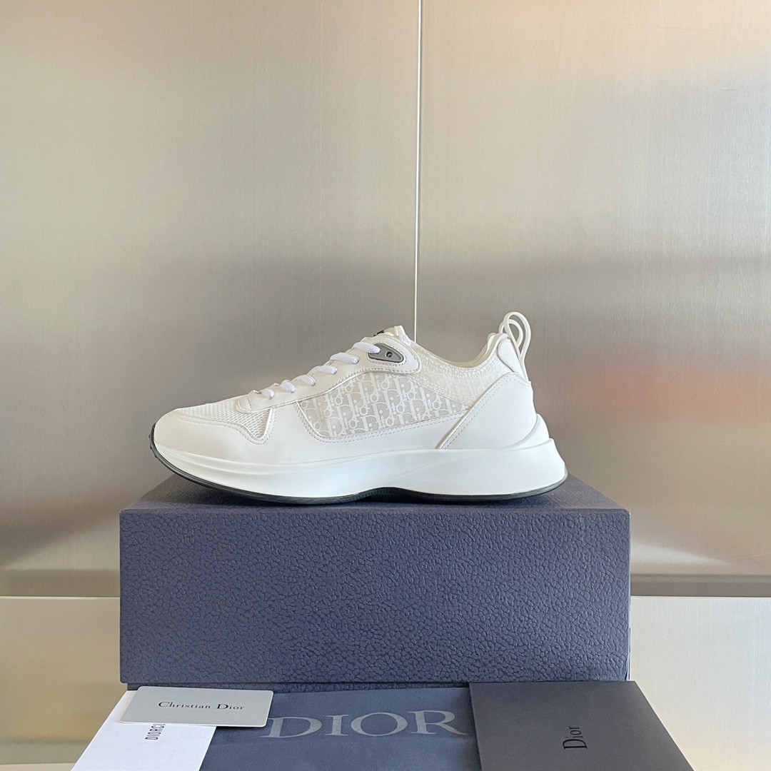 UA D10r B25 Runner Sneaker