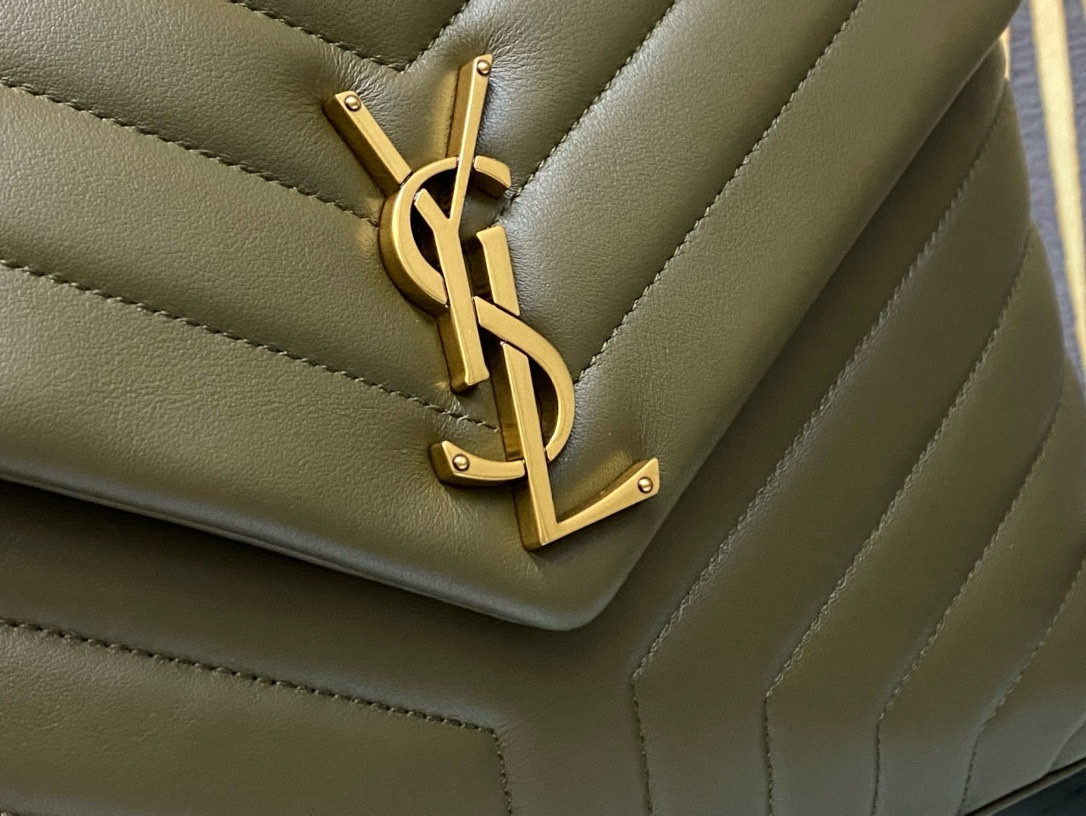 Y51 LOULOU QUILTED LEATHER 32x22x9cm