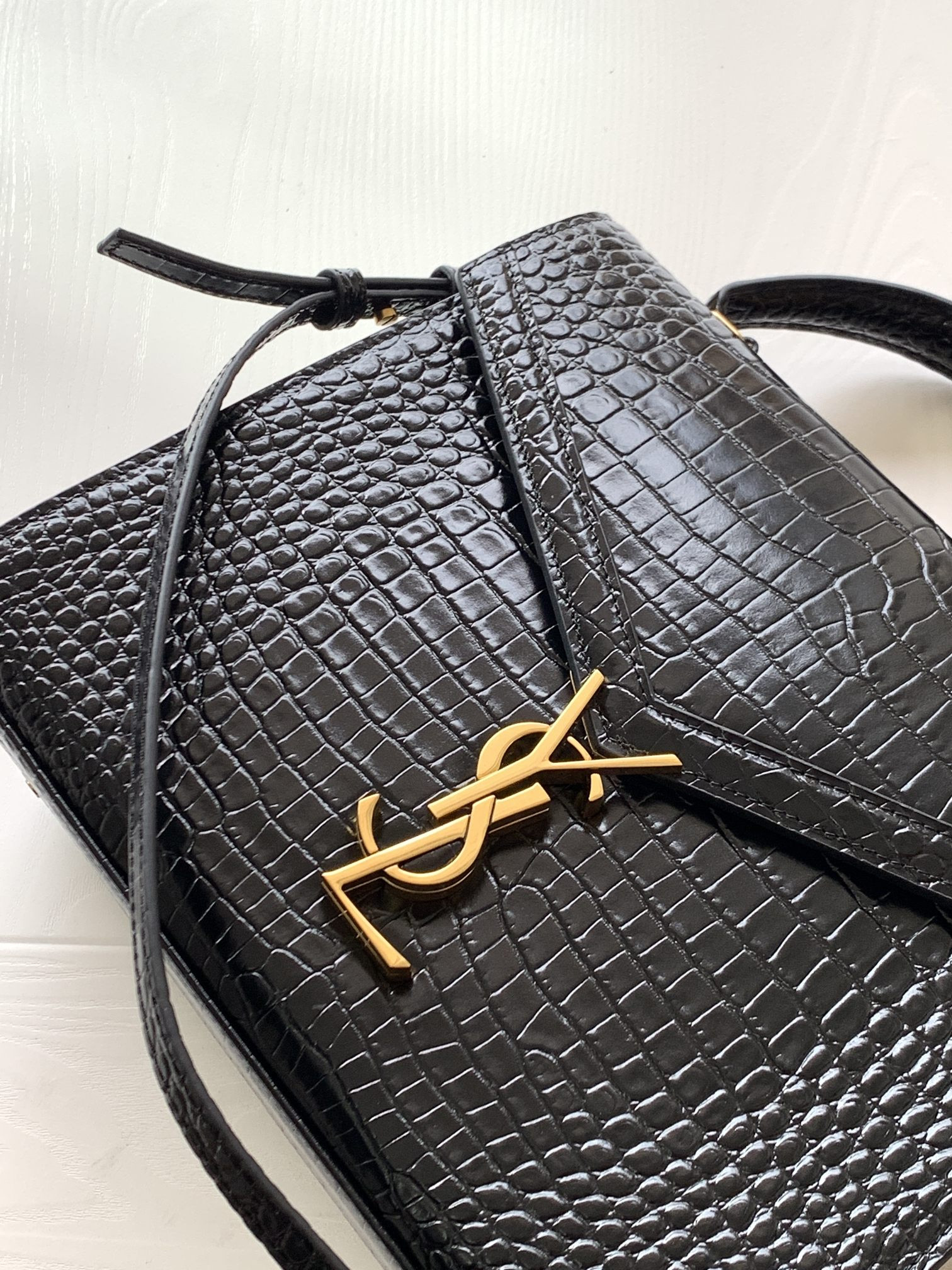 Y51 CASSANDRA 24.5x20x11.5cm