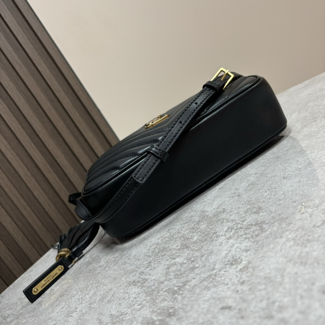 Y51 LOU camera bag in quilted leather 23x16x6cm