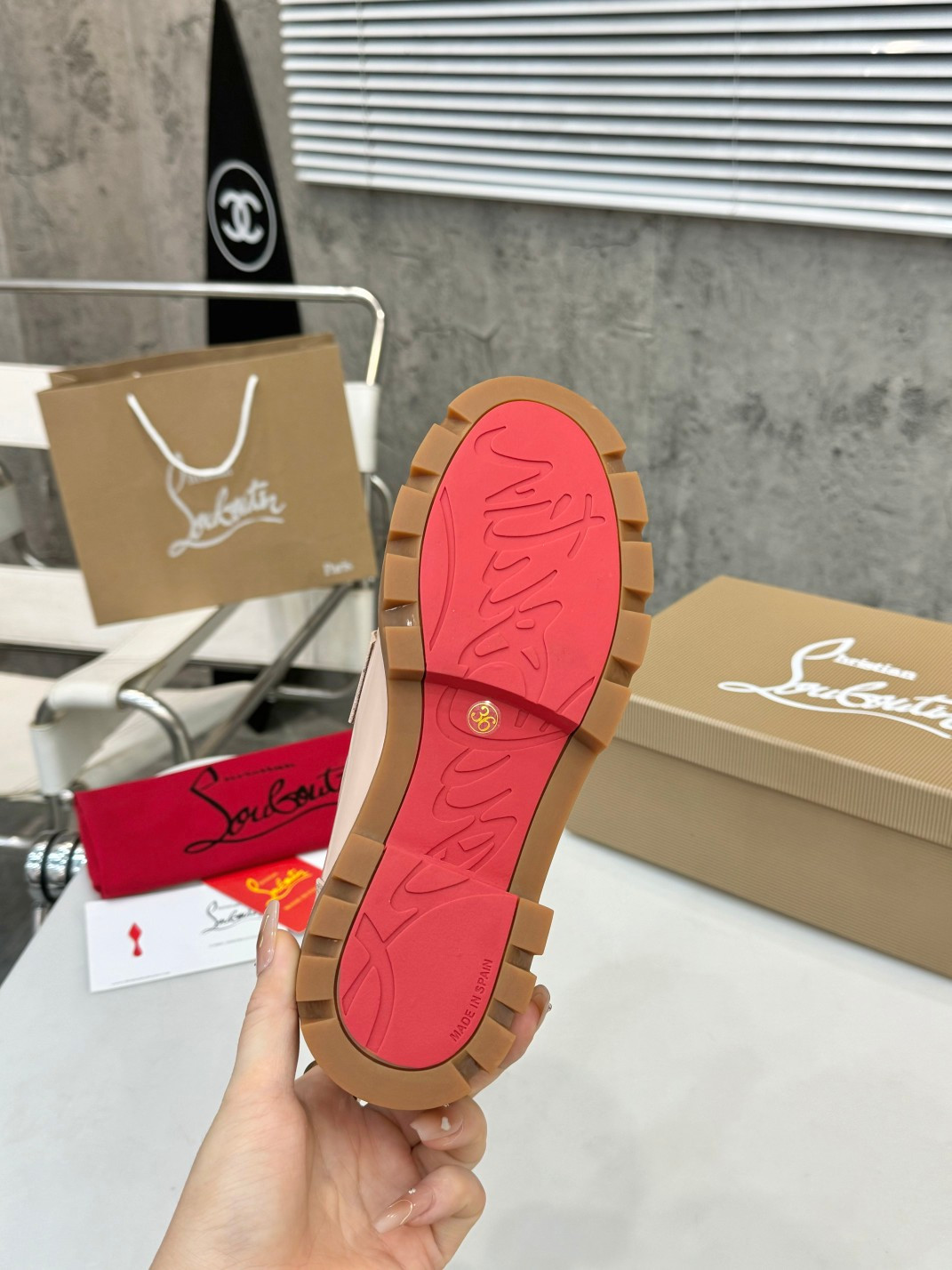 UA Chr1st1an Louboutin(CL) logo design,the latest runway version of the red-soled shoes