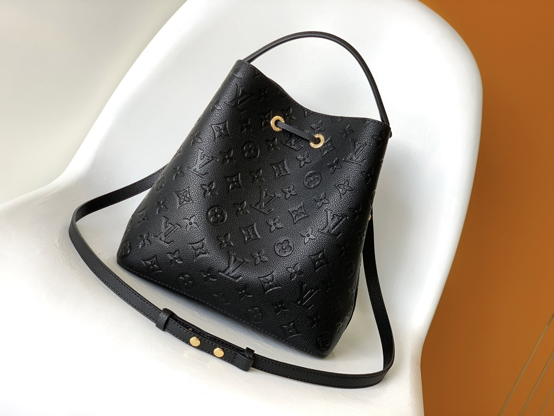 LV NéoNoé MM M45306 25.9 x 25.9 x 17.5CM