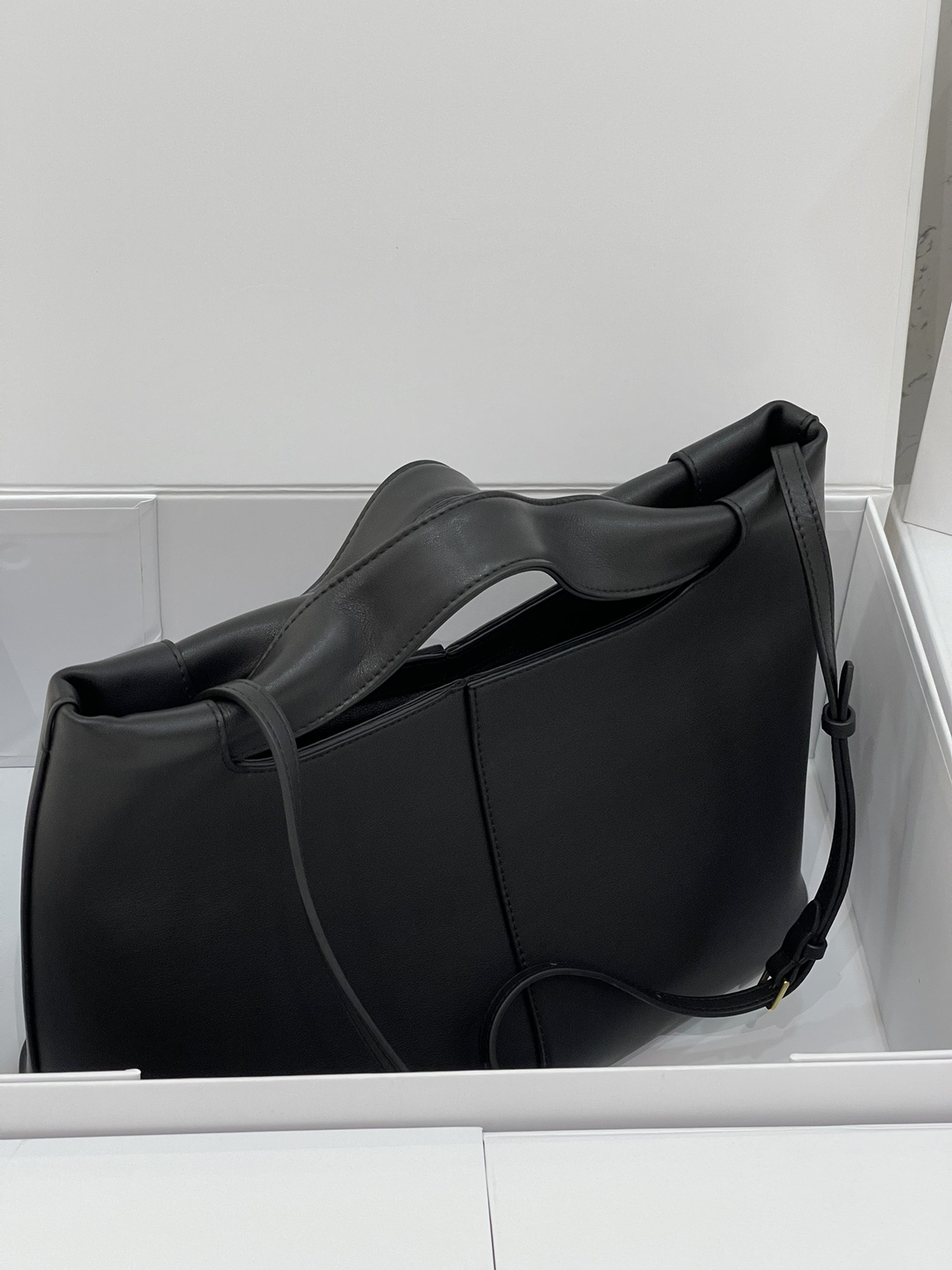 The R0w Camdem  32x23x14cm
