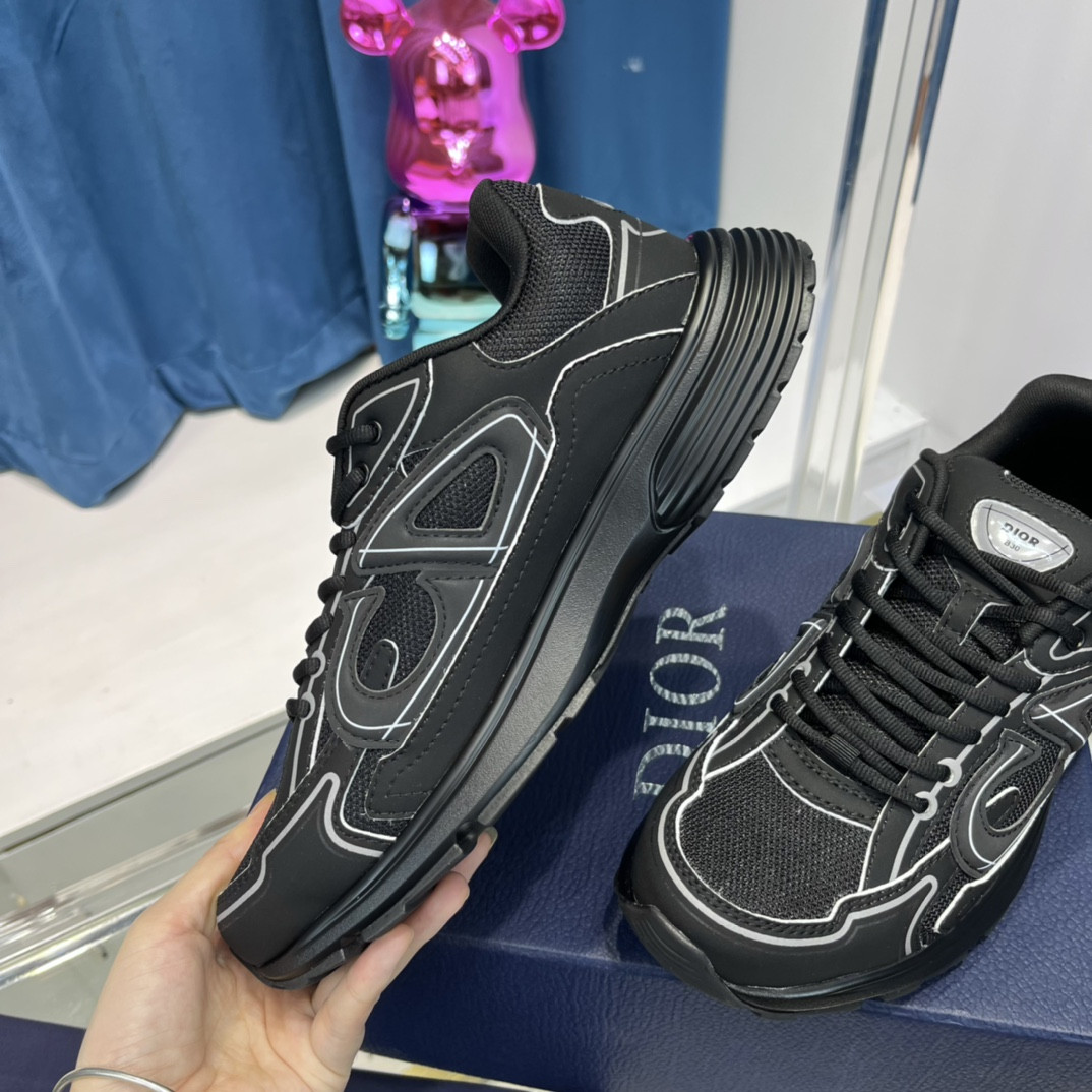 UA D10r B30 Black Mesh