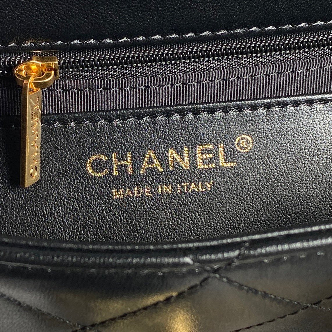 Ch**el FALL-WINTER 2024-25 SMALL FLAP BAG 13x21x7cm