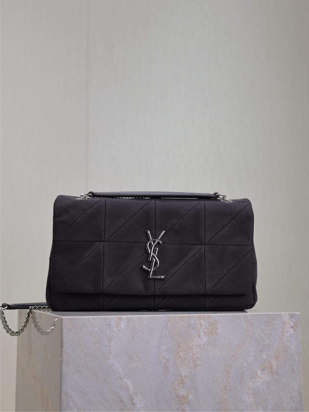 Y51 Jamie Medium 25x15x7.5cm