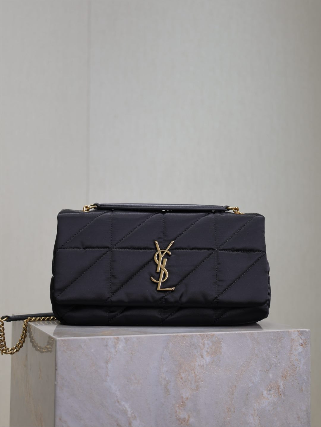 Y51 Jamie Medium in Nylon 25x15x7.5cm