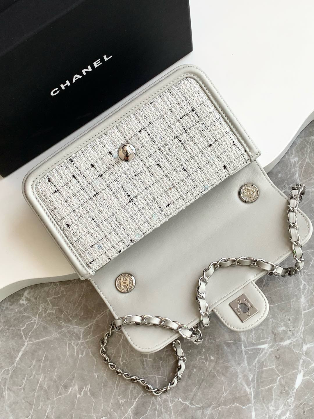 Ch**el Flap Bag 22cm