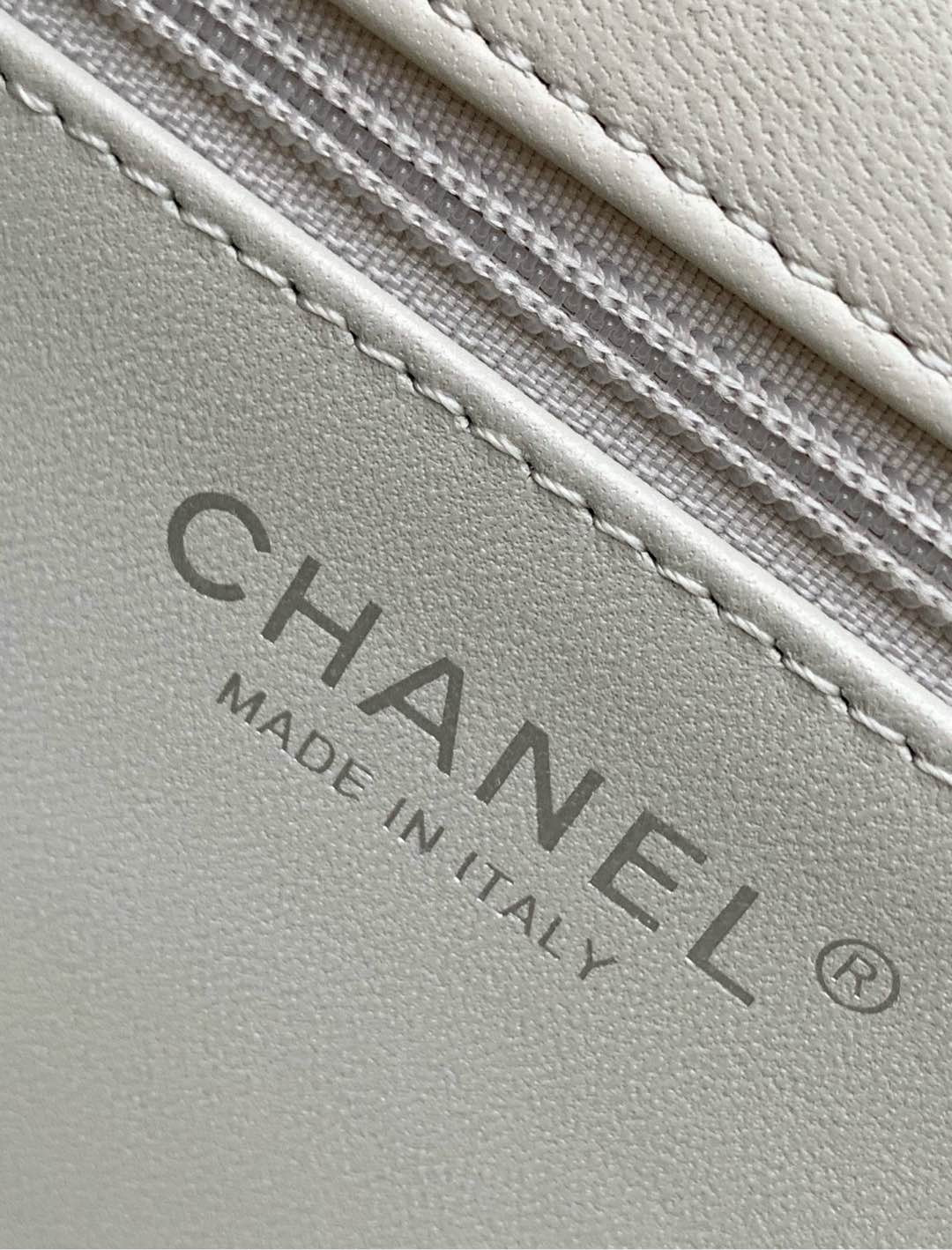 Ch**el Flap Bag 22cm