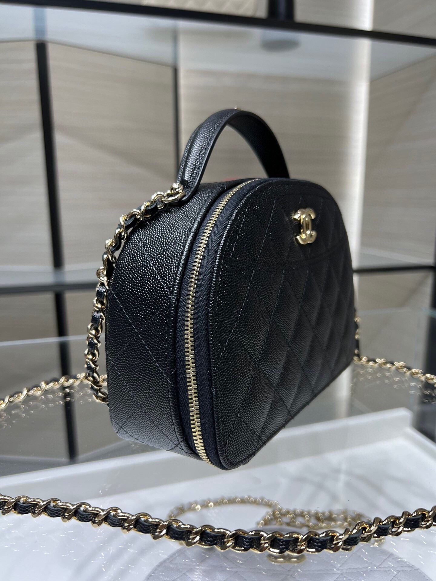 Ch**el 25C Chain shell bag 18X16X6cm