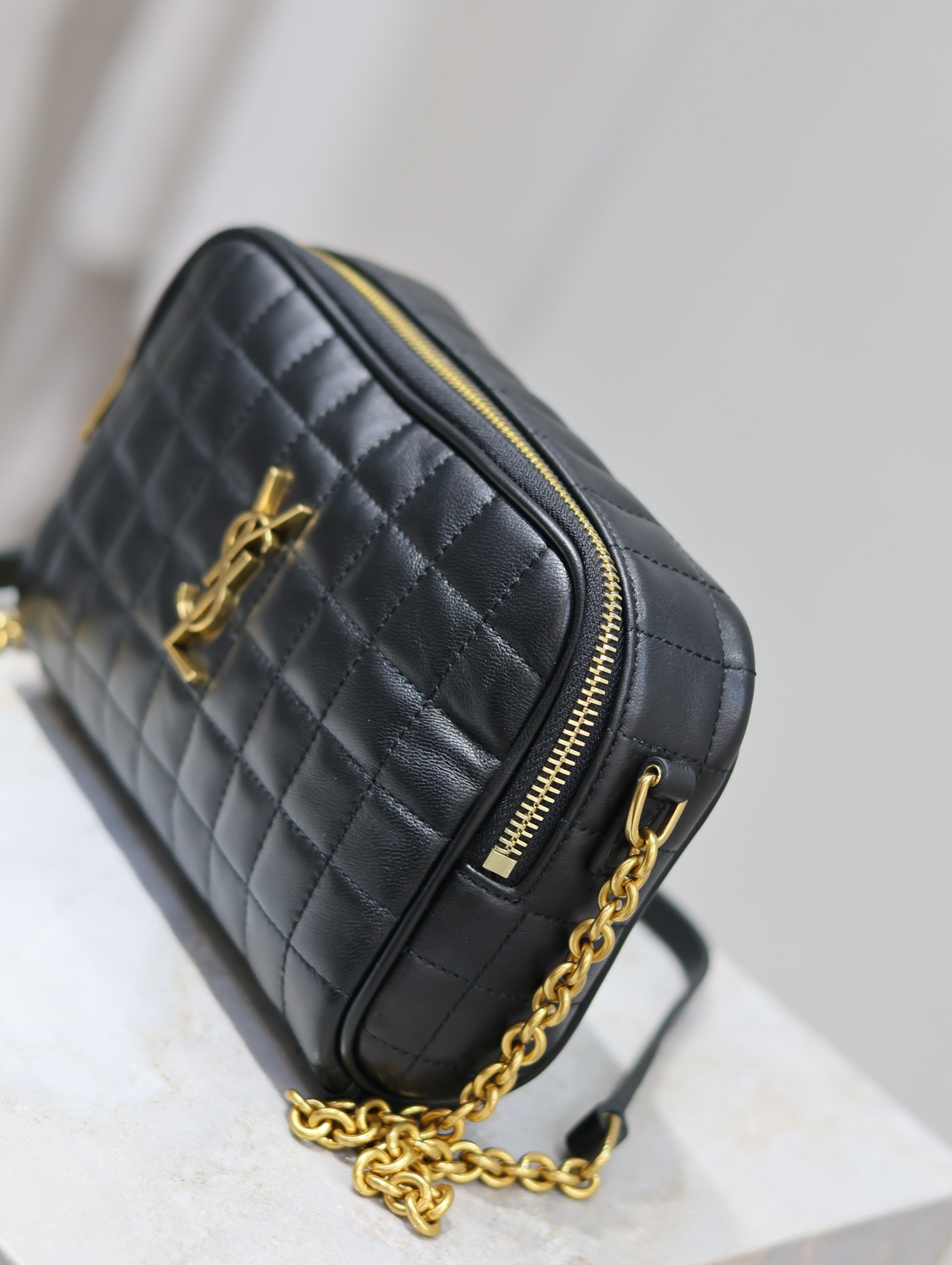 Y51 cassandre matelassé carré camera bag in lambskin 19.5x14x4cm