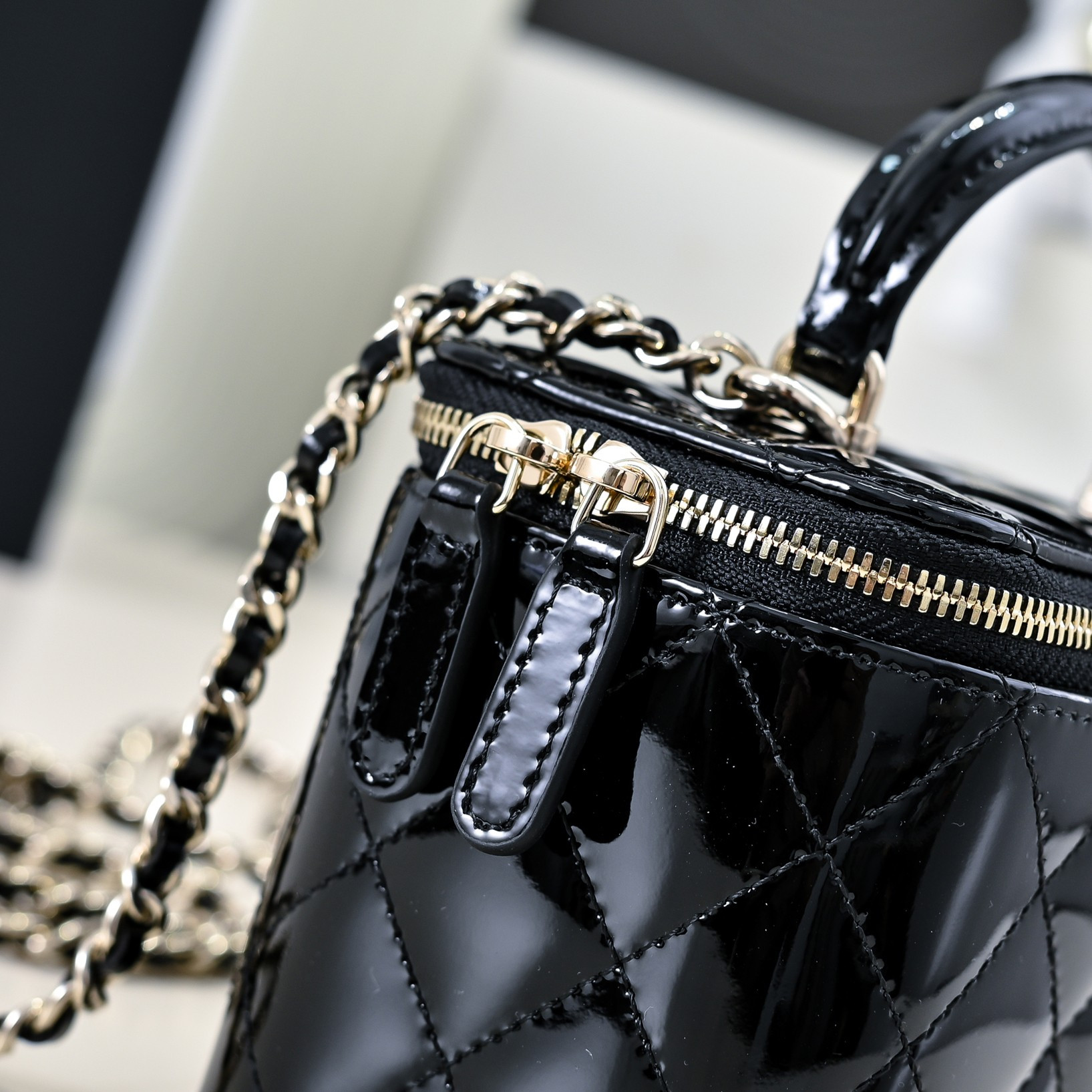 Ch**el Long Vanity with chain 16.5x10x8cm