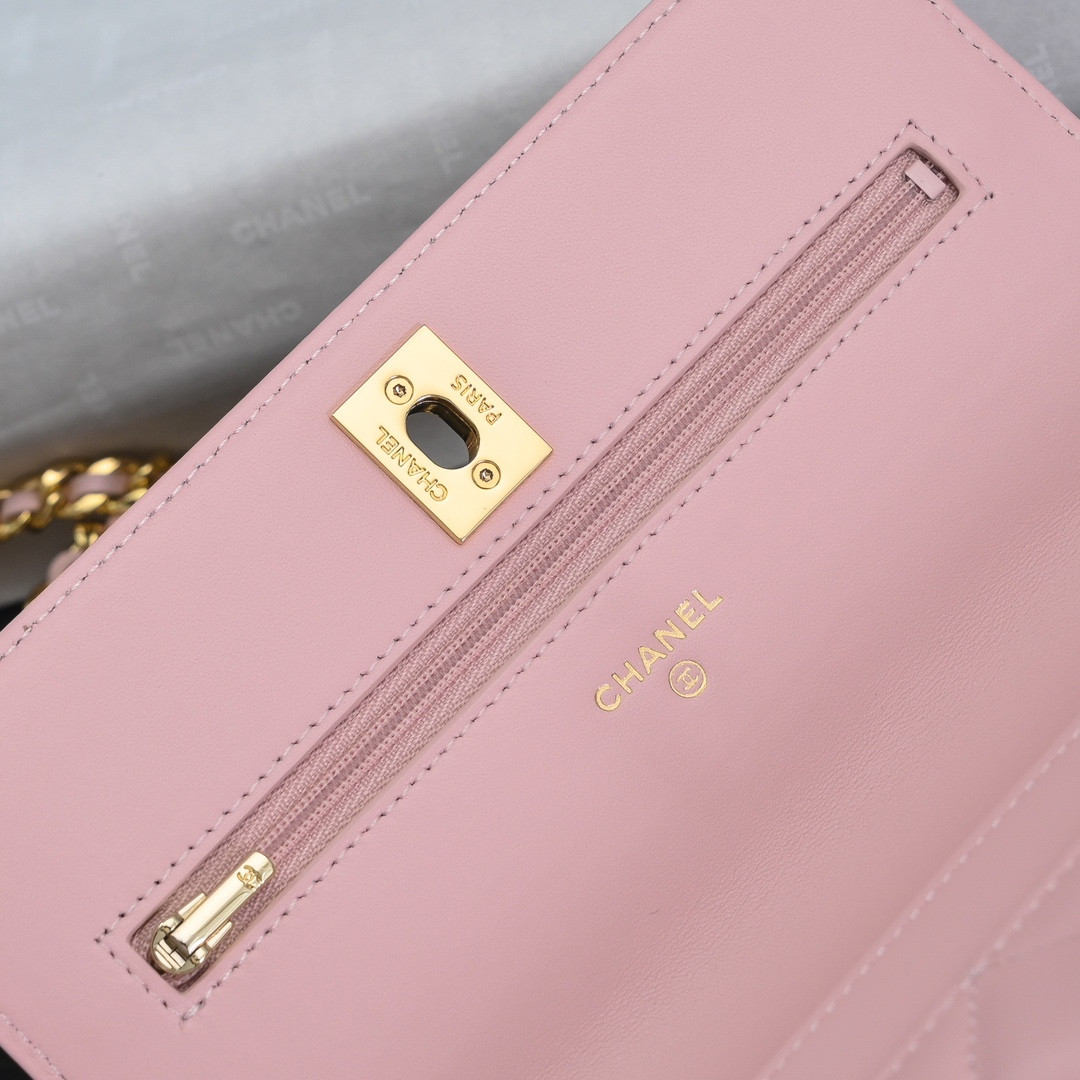 Ch**el Clutch With Chain 19cm