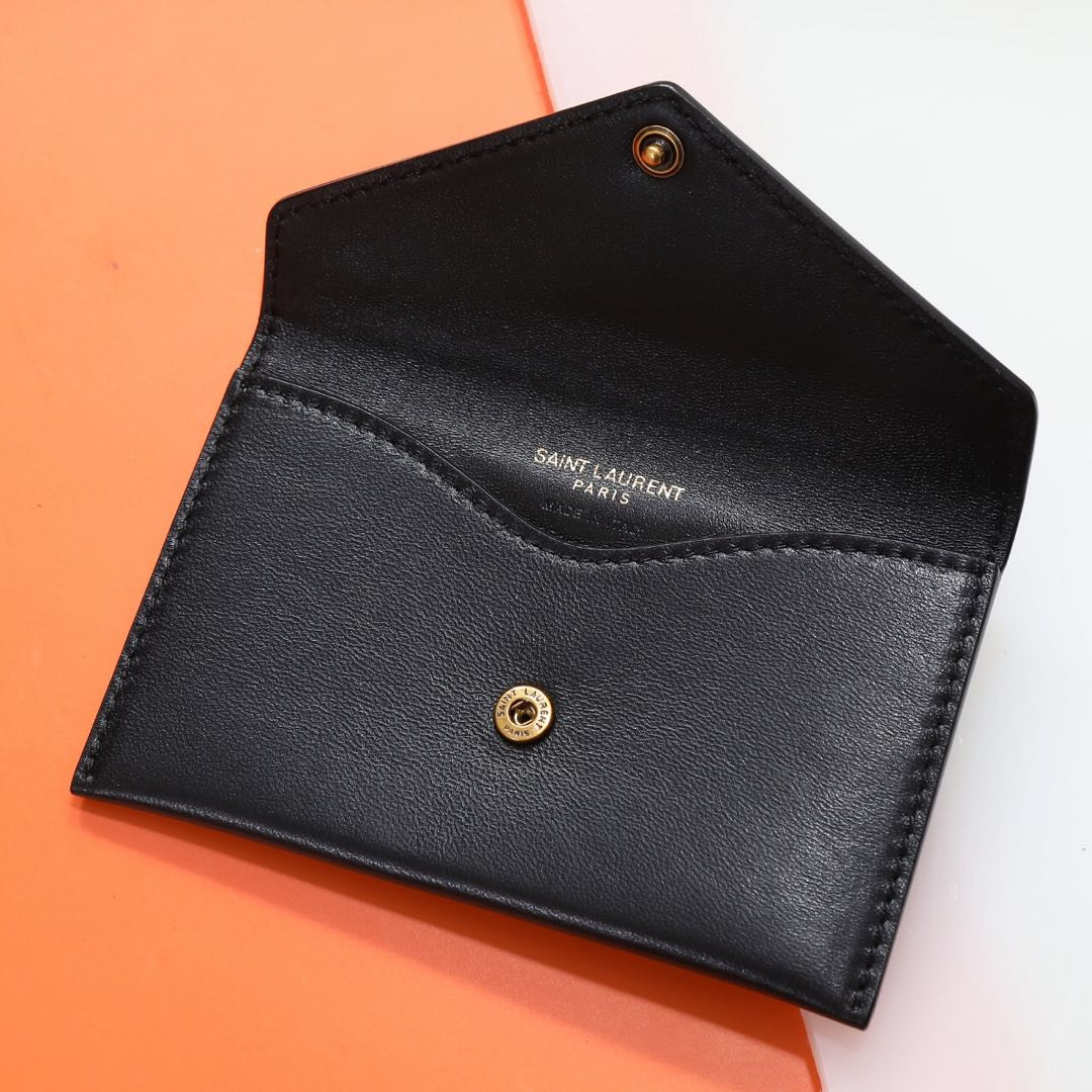 Y51 LOULOU small in MATELASSÉ lambskin 24x14x6cm