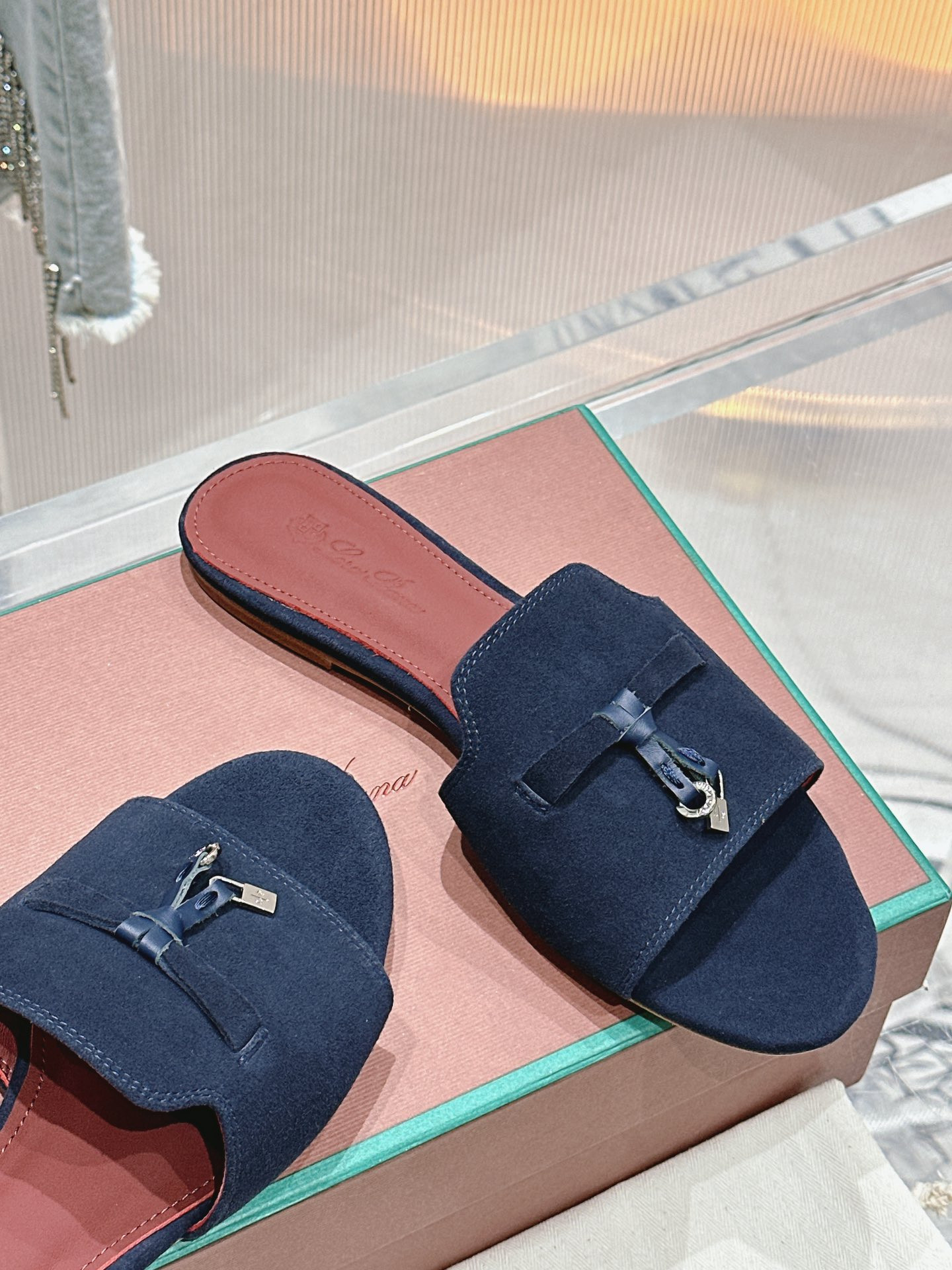 UA L0r0 P1ana Summer Charms Sandal