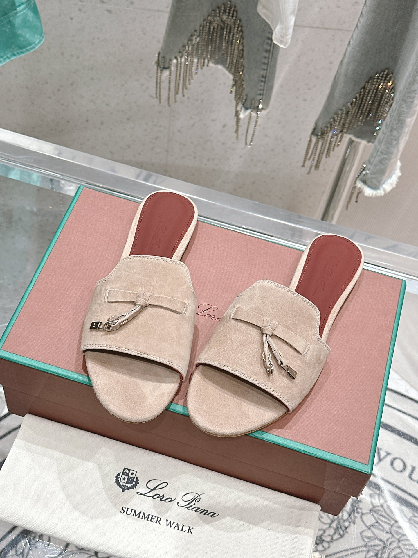 UA L0r0 P1ana Summer Charms Sandal