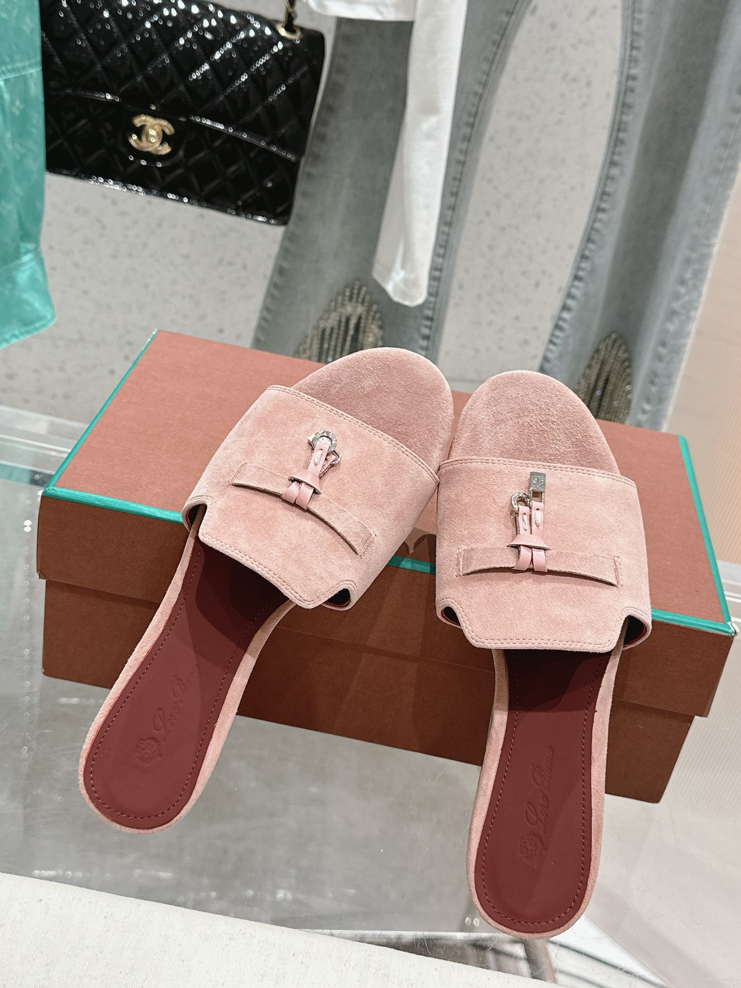 UA L0r0 P1ana Summer Charms Sandal