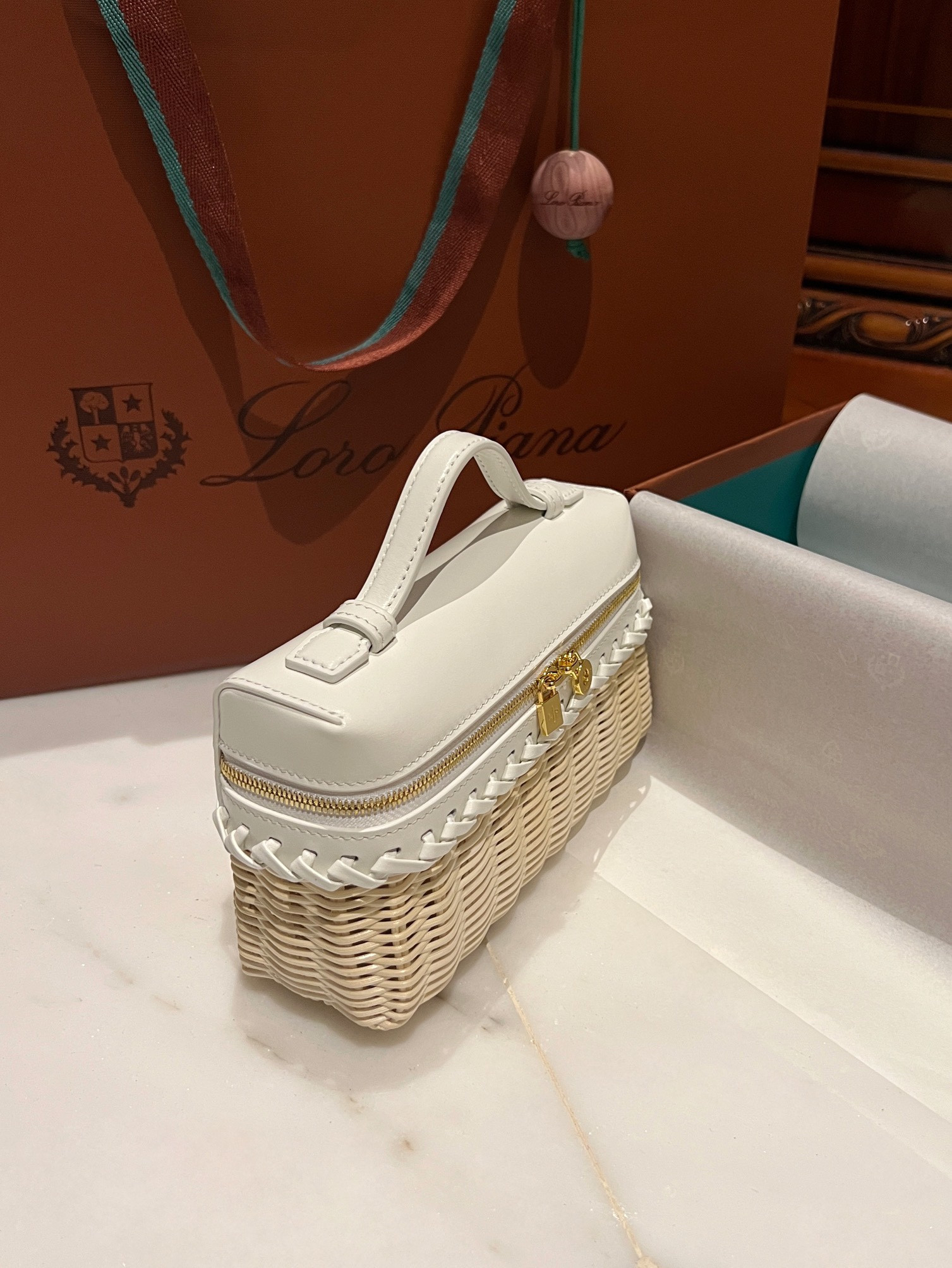 L0r0 P1ana Extra Pocket L19 Wicker Bag 19 x 11.5 x 7cm