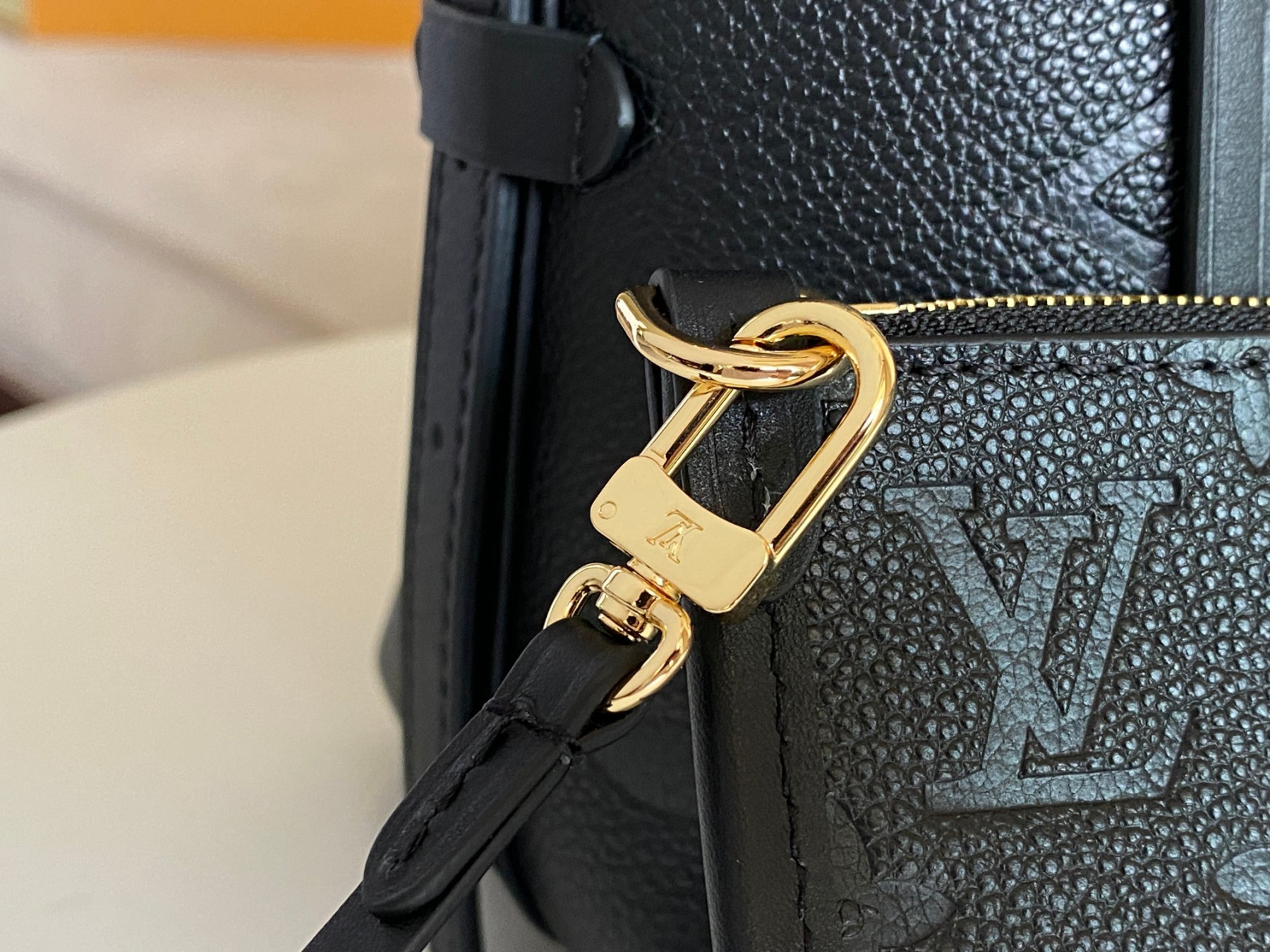 LV CarryAll PM M46288 29x24x12cm