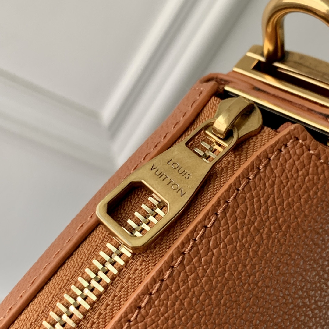LV Low Key Cookie MM M14642 32x26x5cm