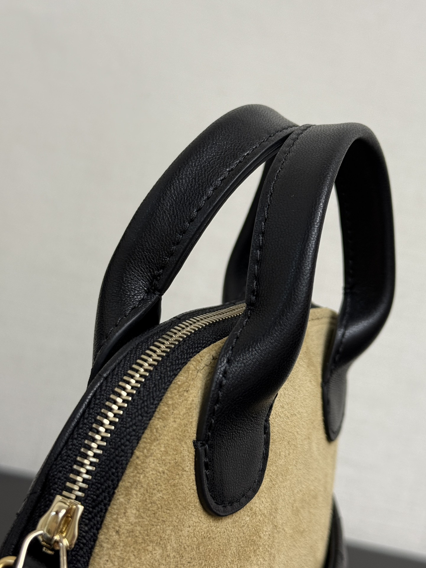 Ch**el Clutch with chain AP4742 18x17x6cm